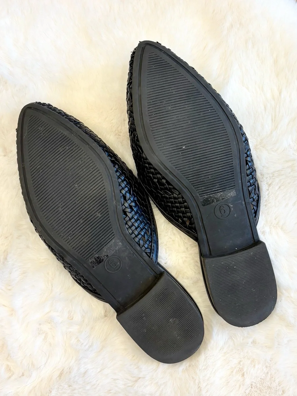 Universal Thread Black Slip On Pointed Toe Mules